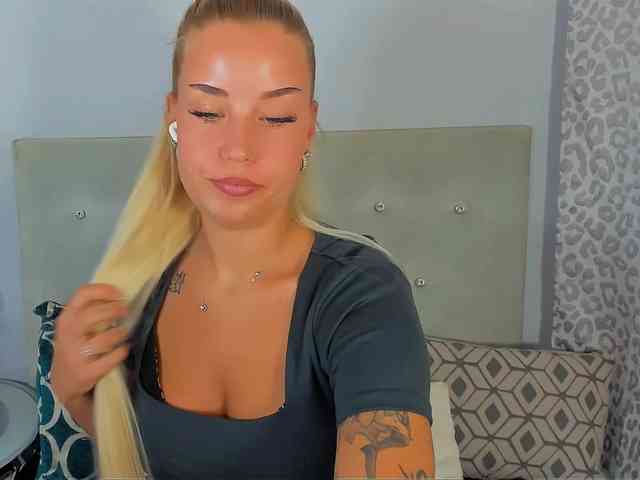 KristyAngel webcam