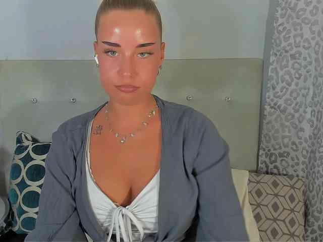 KristyAngel webcam