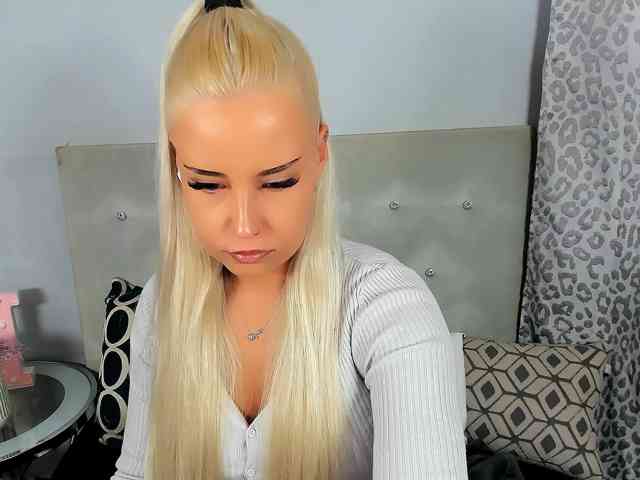 Model: KristyAngel