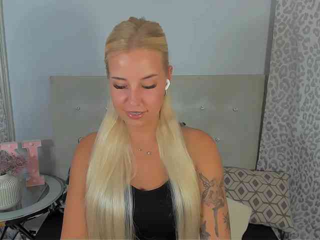 KristyAngel webcam