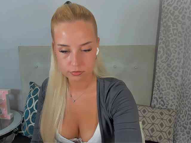 KristyAngel webcam