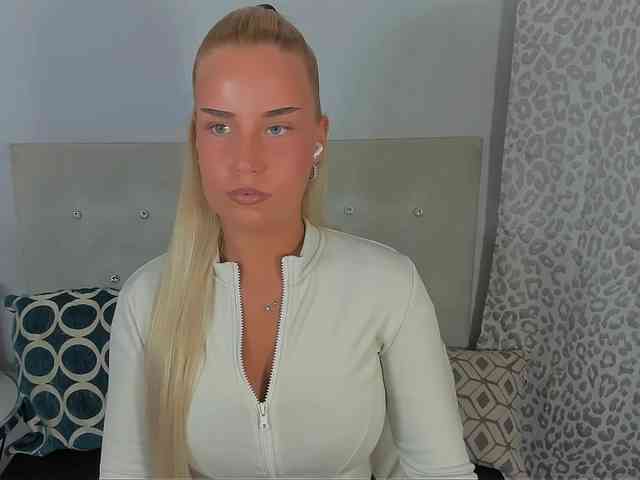 KristyAngel webcam