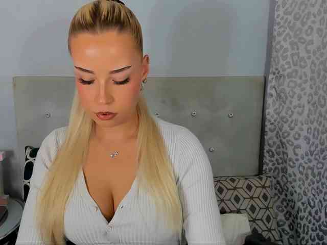 KristyAngel webcam