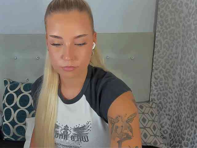 Model: KristyAngel