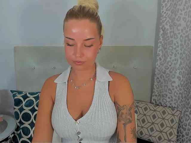 KristyAngel webcam