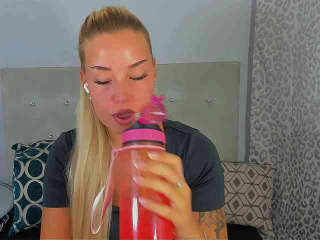 KristyAngel webcam