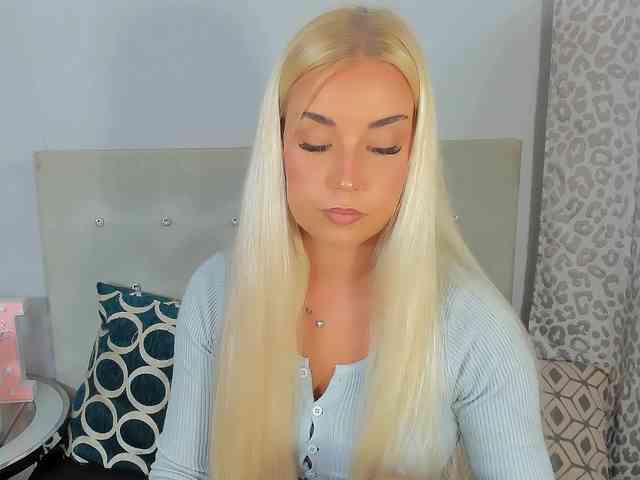 Model: KristyAngel