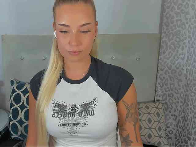 Model: KristyAngel