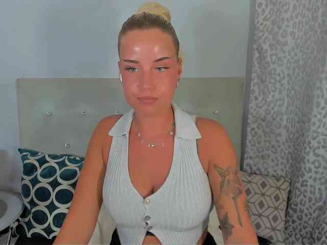 KristyAngel webcam