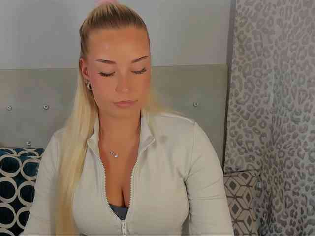 Model: KristyAngel