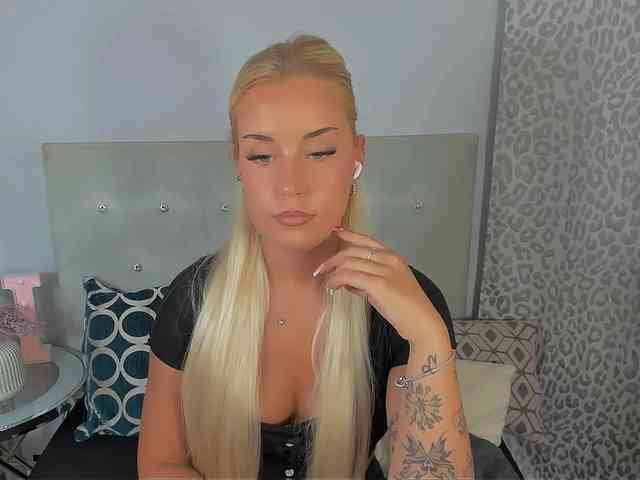 KristyAngel webcam