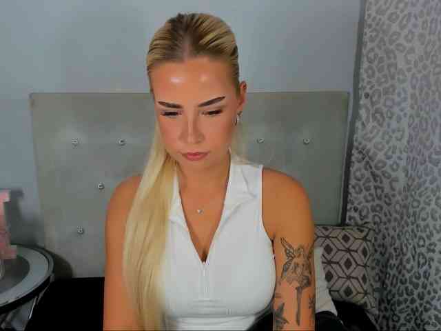 KristyAngel webcam