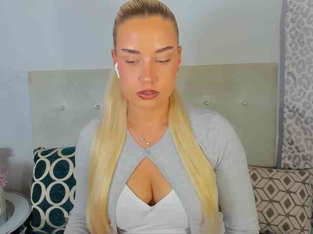 KristyAngel webcam