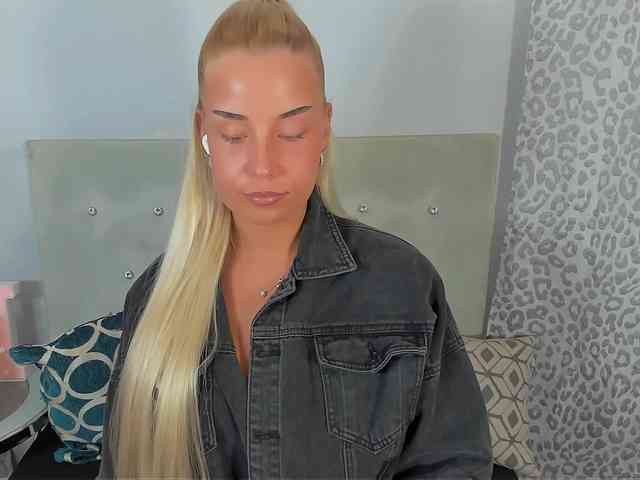KristyAngel webcam