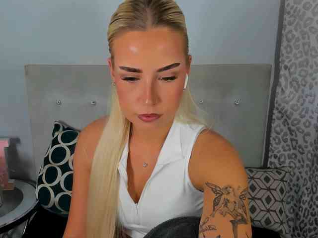Model: KristyAngel