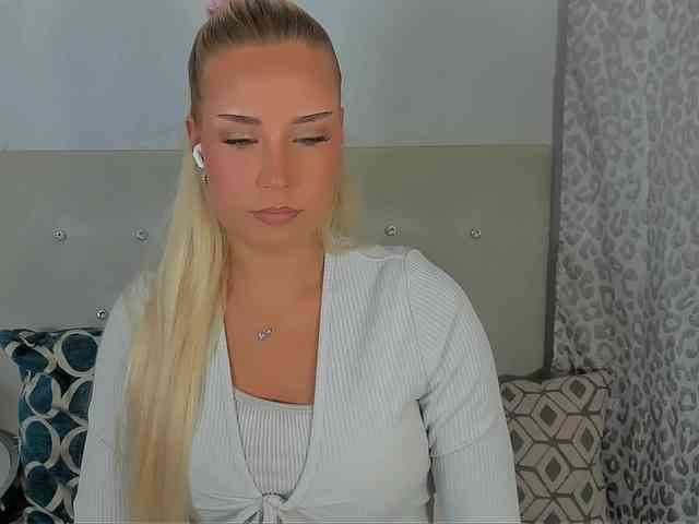 Model: KristyAngel