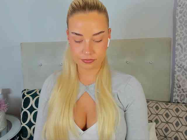 KristyAngel webcam