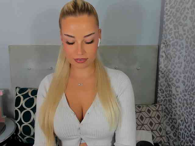 KristyAngel webcam
