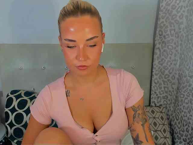 KristyAngel webcam