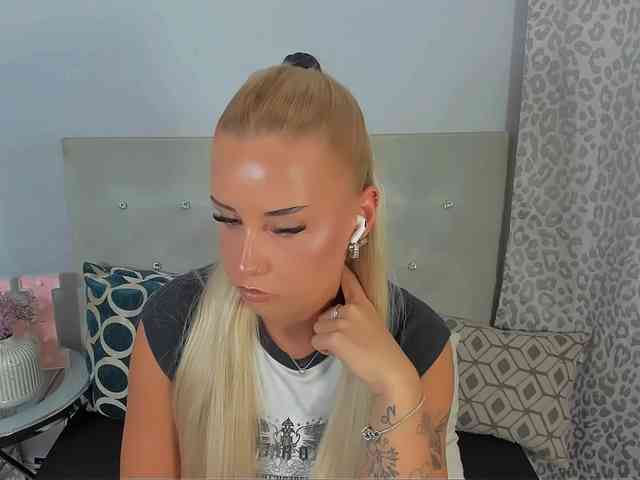 KristyAngel webcam