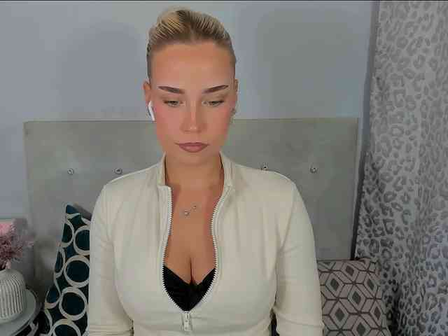 KristyAngel webcam