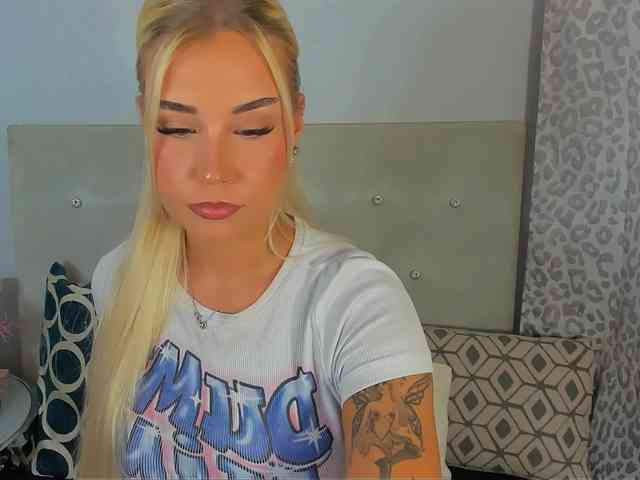 KristyAngel webcam
