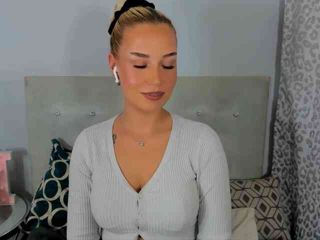 KristyAngel webcam