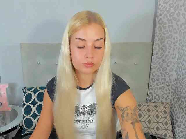 Model: KristyAngel