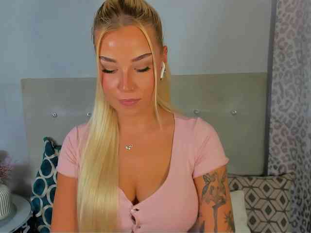KristyAngel webcam