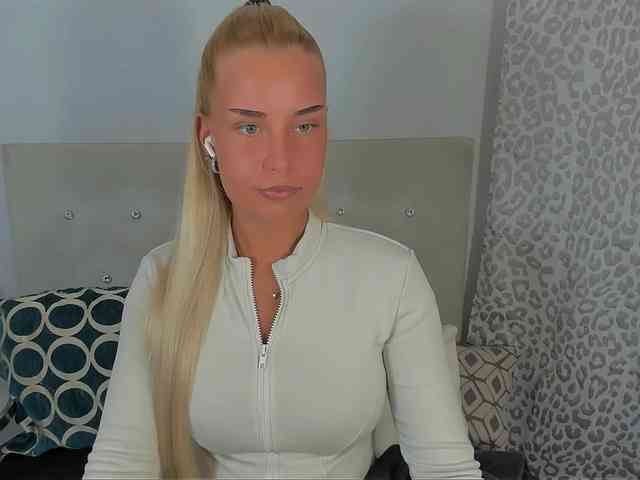 Model: KristyAngel