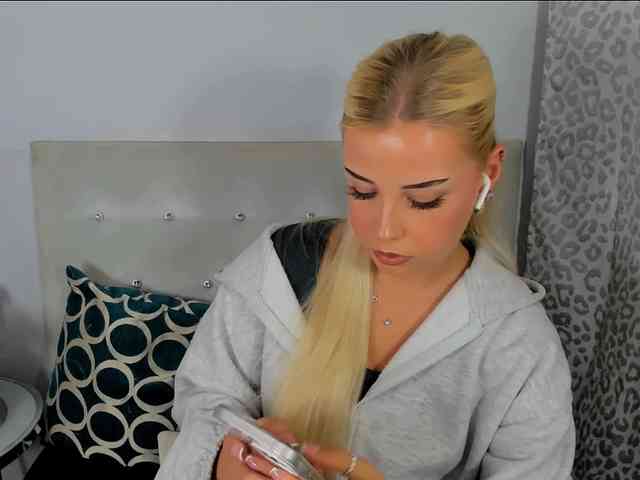 KristyAngel webcam