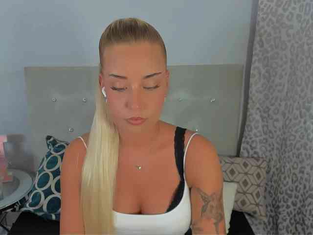Model: KristyAngel