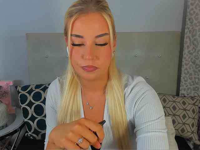 KristyAngel webcam
