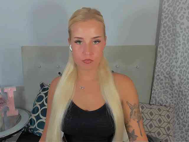 KristyAngel webcam