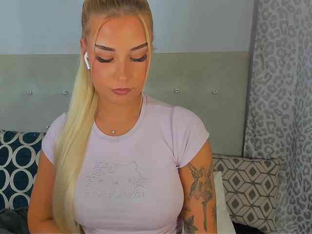 KristyAngel webcam