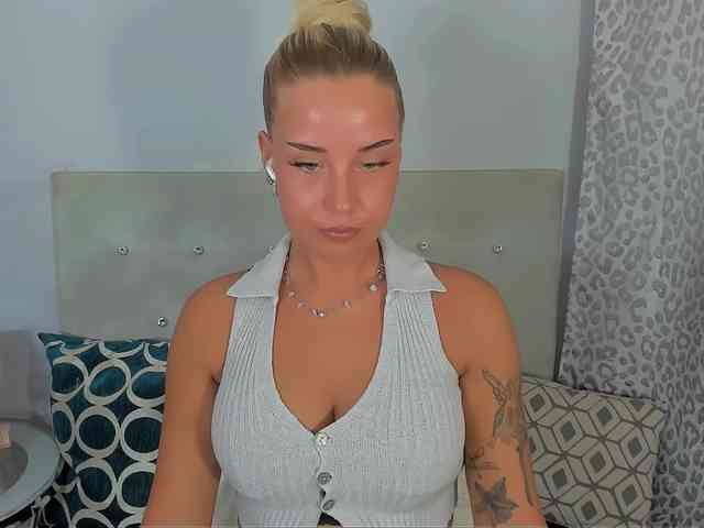 KristyAngel webcam