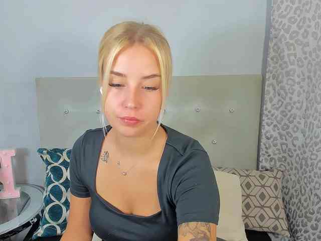 KristyAngel webcam