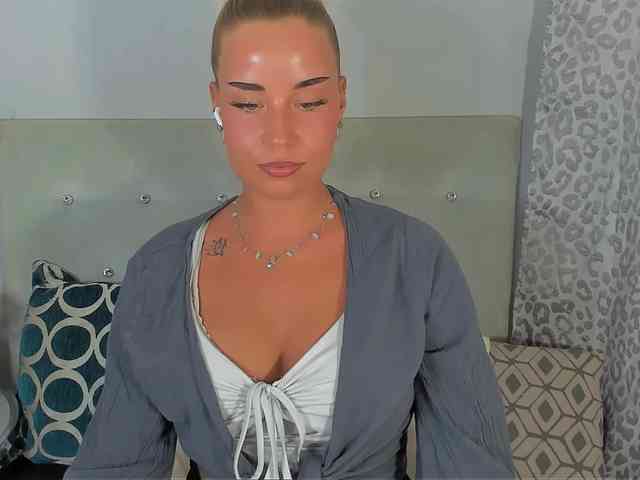 Model: KristyAngel