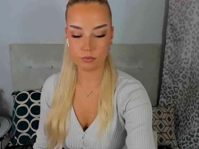 KristyAngel webcam
