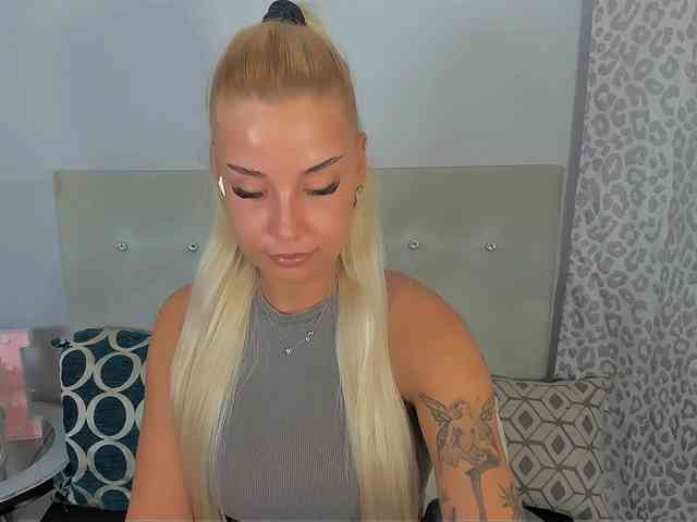 Model: KristyAngel