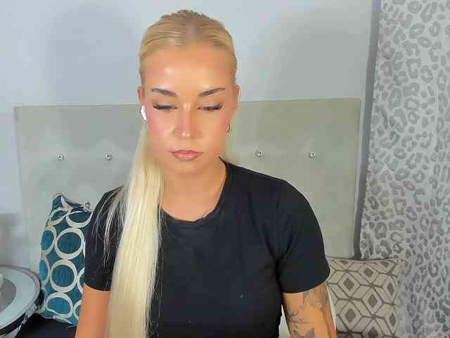 KristyAngel webcam