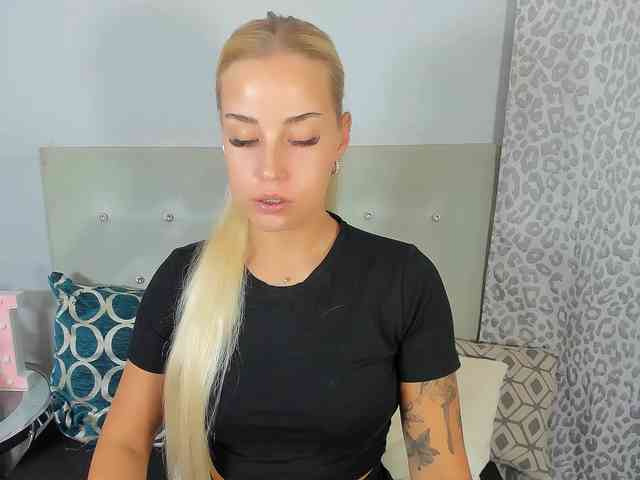KristyAngel webcam