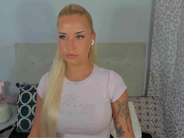 Model: KristyAngel