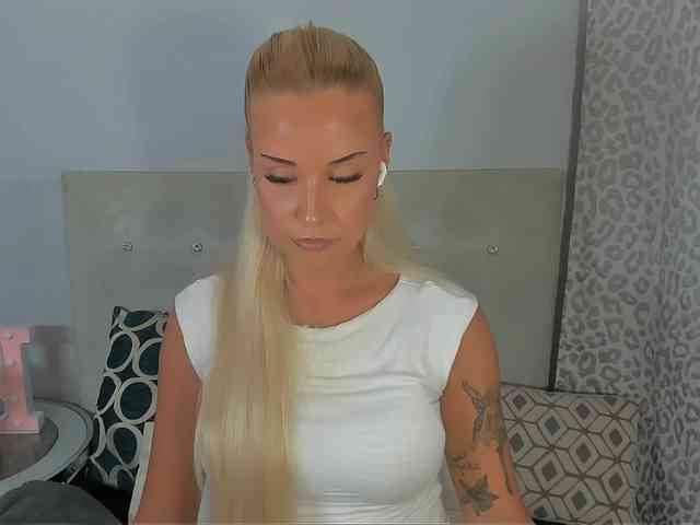 KristyAngel webcam