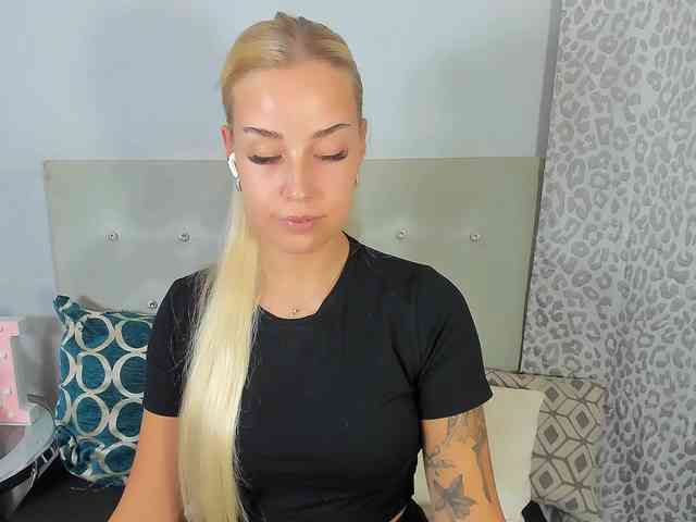Model: KristyAngel