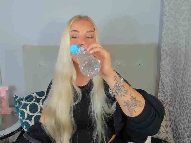 KristyAngel webcam