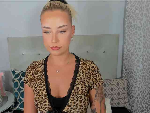 KristyAngel webcam