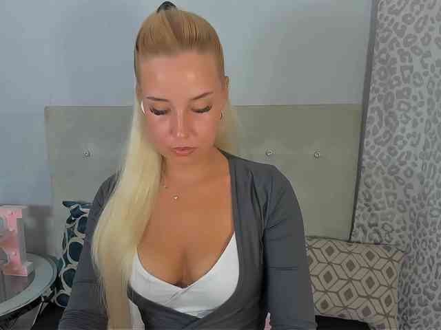 Model: KristyAngel