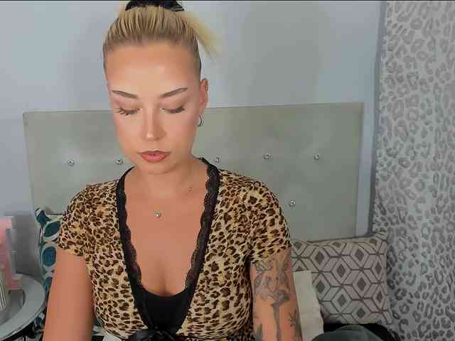 KristyAngel webcam