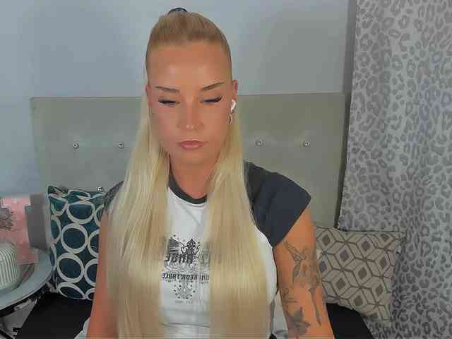 KristyAngel webcam